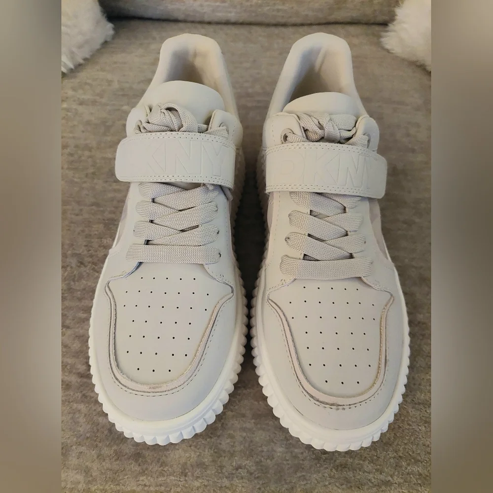 DKNY Loami Wedge Sneaker (color:"Bone") Size 8 NIB - Picture 3 of 12